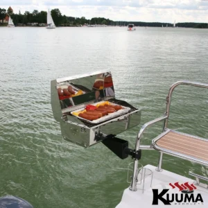 58110 kuuma grilling on sailboat mounted grill
