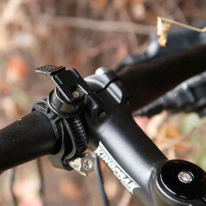 x22k armor x bicykle mount for smartphone mounted on steering