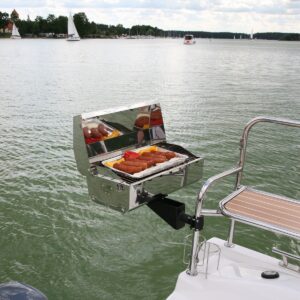 Grill gazowy do łodzi Kuuma – widok z boku