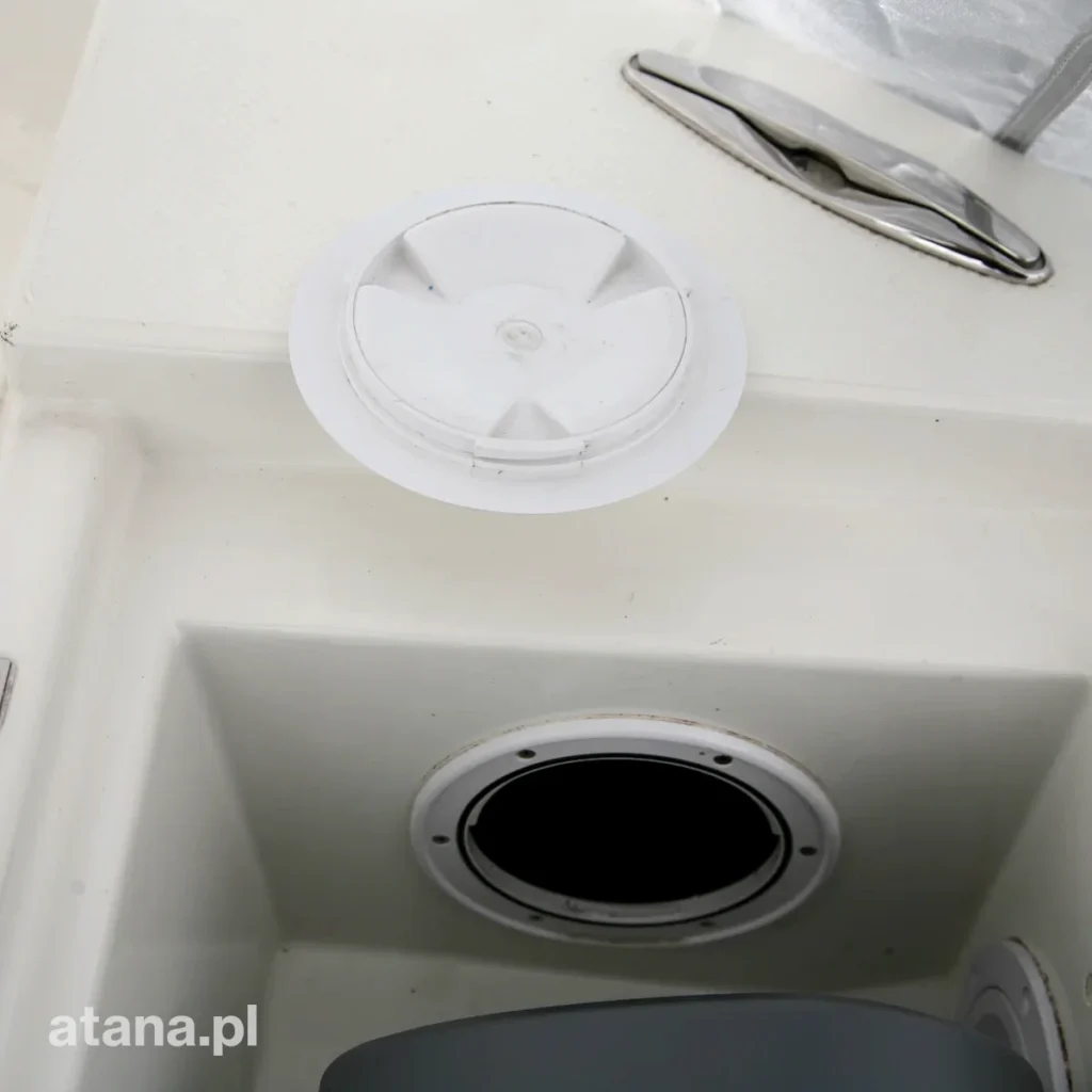 dekiel hota luk rewizyjny LH145 zamontowany bakista